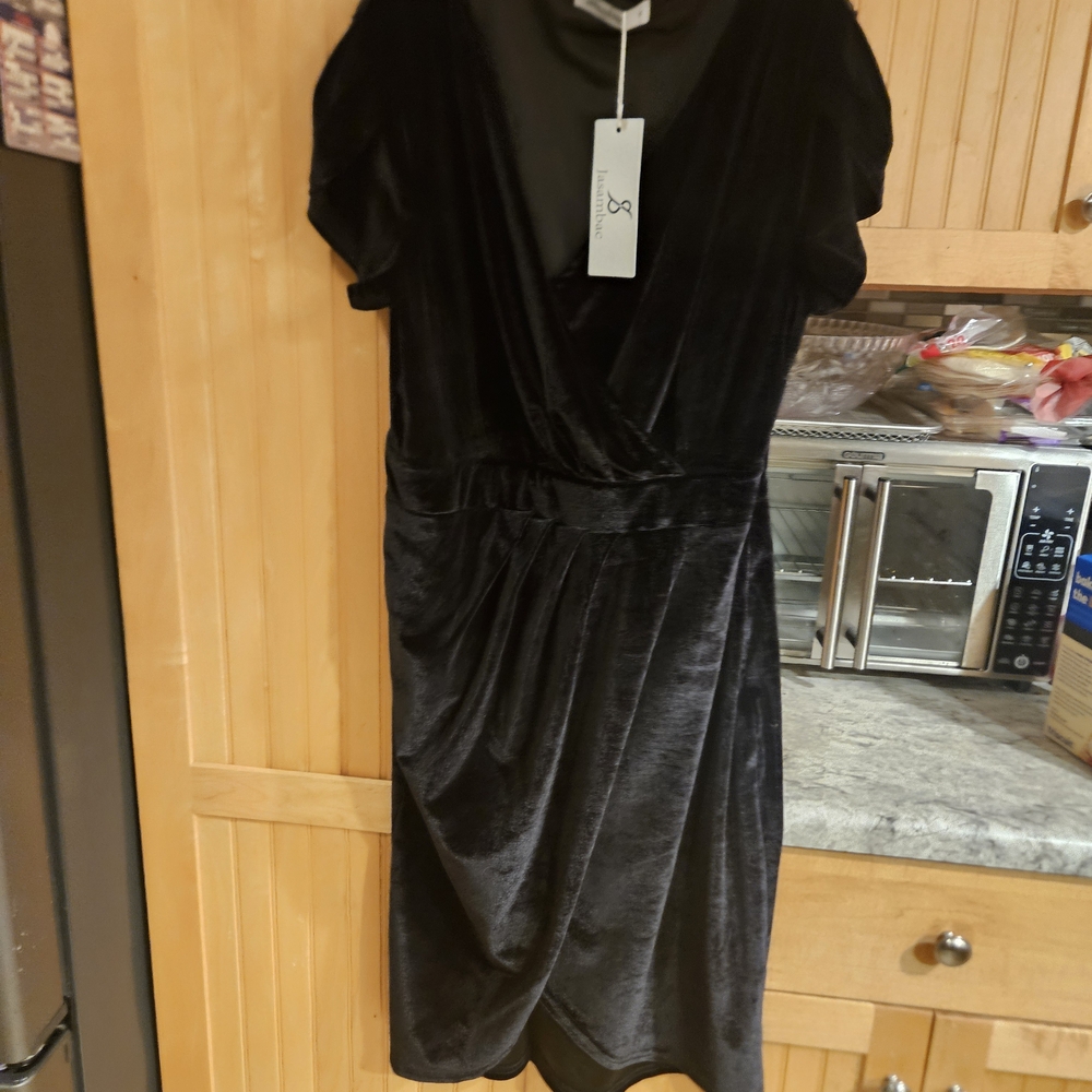 Chic Black Velvet Mini Dress